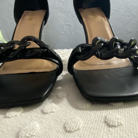Shoe dazzle Off The Chain Detail Heeled Sandal - Picture 12 of 15